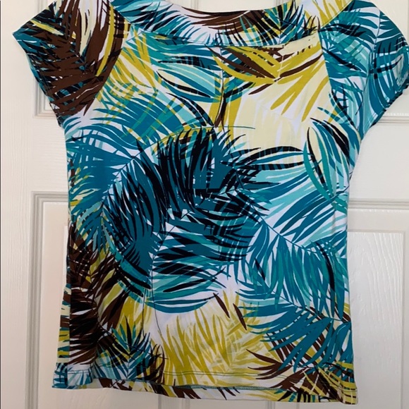 RAFAELLA SCOOP TOP!! - Picture 3 of 3